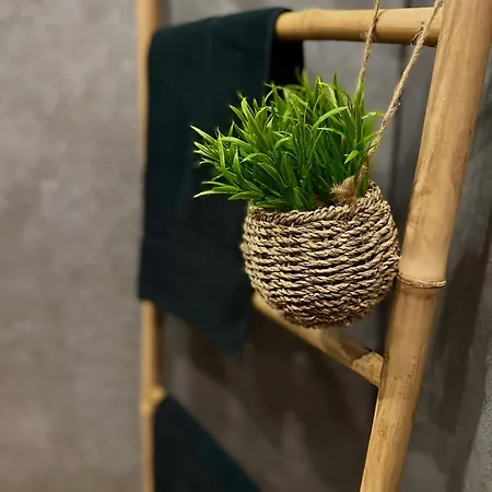 Jungle Escape Apartment *